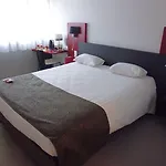 Brit Hotel