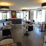 Brit Hotel