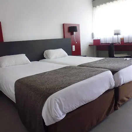 Brit Hotel